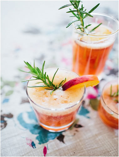 PEACH AND ROSEMARY SUMMER FIZZES!